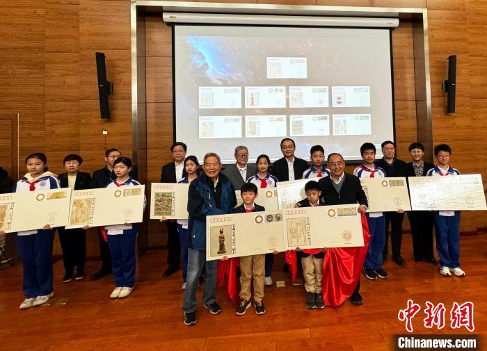 3月20日，《中國古代重要科技發(fā)明創(chuàng)造》系列紀念封第四輯在北京首發(fā)揭幕。中新網記者 孫自法 攝.jpg