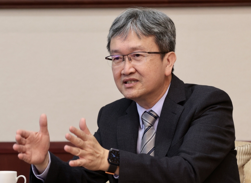 近日臺灣近頻繁發(fā)生停電事件，臺電總經(jīng)理王耀庭原要請辭負責，但后來宣布接受慰留。（圖源：臺灣《聯(lián)合報》）