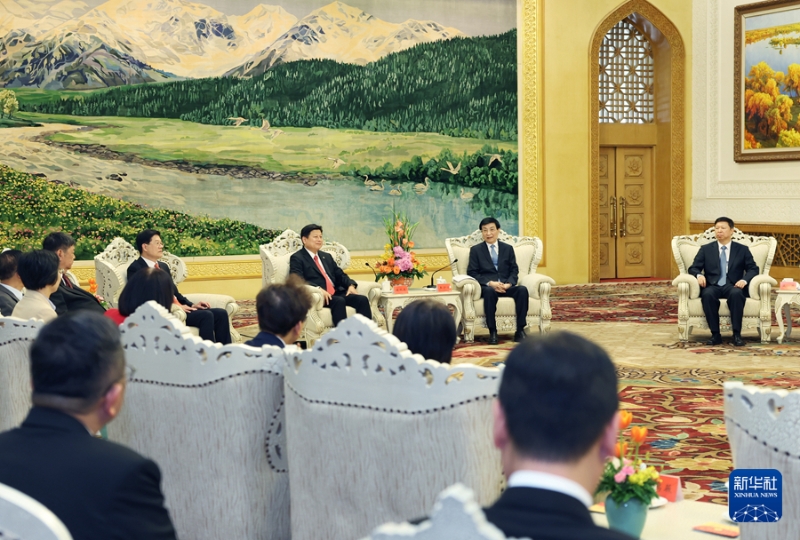 4月27日，中共中央政治局常委、全國政協(xié)主席王滬寧在北京會見傅崐萁率領(lǐng)的中國國民黨民意代表參訪團一行。新華社記者 姚大偉 攝.jpg