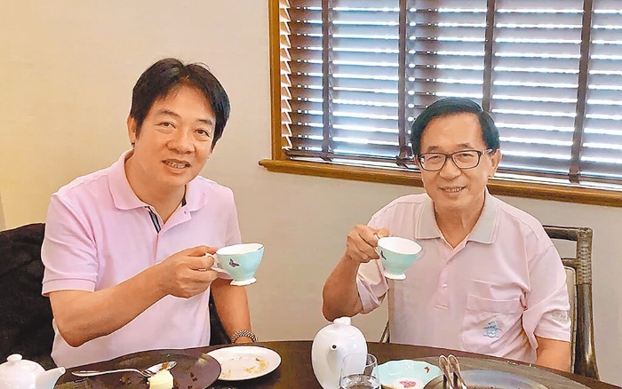 圖為2019年8月，陳水扁在臉書(shū)貼出與賴清德喝茶的合照