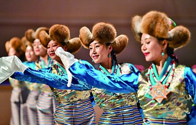 西藏傳統(tǒng)民族音樂會(huì)精彩上演