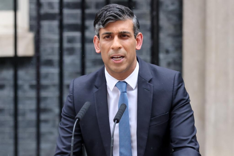 5月22日，英國首相蘇納克在倫敦唐寧街10號首相府前發(fā)表講話。（圖源：新華社）