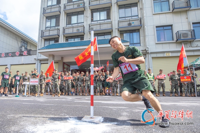 5、2024年7月4日，武警廣西總隊(duì)桂林支隊(duì)召開(kāi)軍人運(yùn)動(dòng)會(huì)暨創(chuàng)破紀(jì)錄比武競(jìng)賽。圖為參賽官兵正在進(jìn)行30米X2蛇形跑競(jìng)賽。（施晨洲 攝）_副本