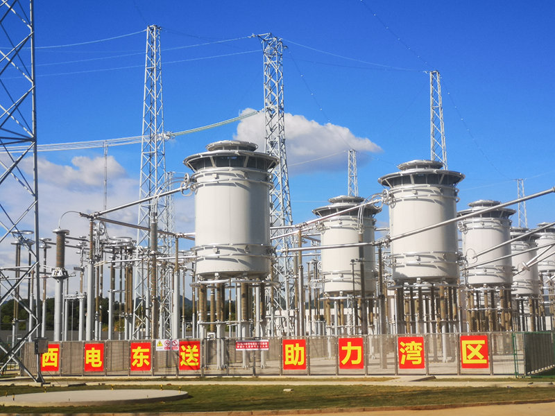 這是2020年7月30日拍攝的烏東德電站送電廣東廣西特高壓多端柔性直流示范工程廣東受端龍門換流站直流場。（圖源：新華社）
