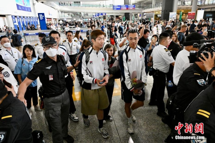 圖為張家朗回港。<a target='_blank' href='/' >中新網(wǎng)</a>記者 李志華 攝
