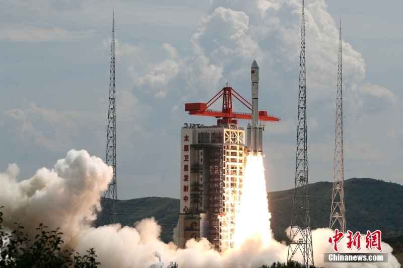 北京時間2024年8月6日14時42分，我國在太原衛(wèi)星發(fā)射中心使用長征六號改運載火箭，成功將千帆極軌01組衛(wèi)星發(fā)射升空，衛(wèi)星順利進入預(yù)定軌道，發(fā)射任務(wù)獲得圓滿成功。此次任務(wù)是長征系列運載火箭的第530次飛行。圖為千帆極軌01組衛(wèi)星發(fā)射中。