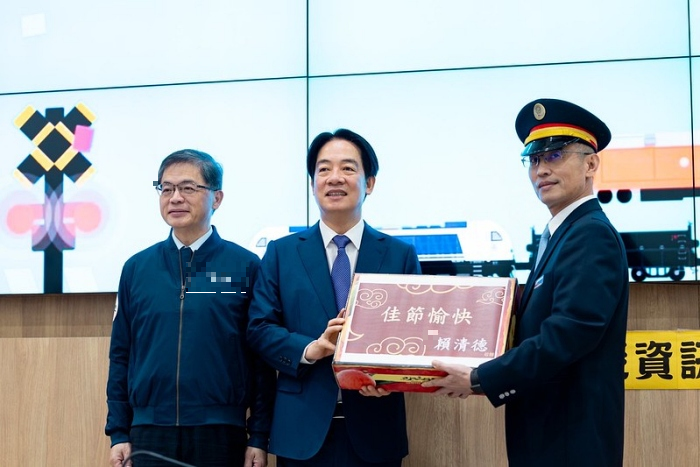 李孟諺（左）與賴清德關(guān)系好，被視為“臺南幫”