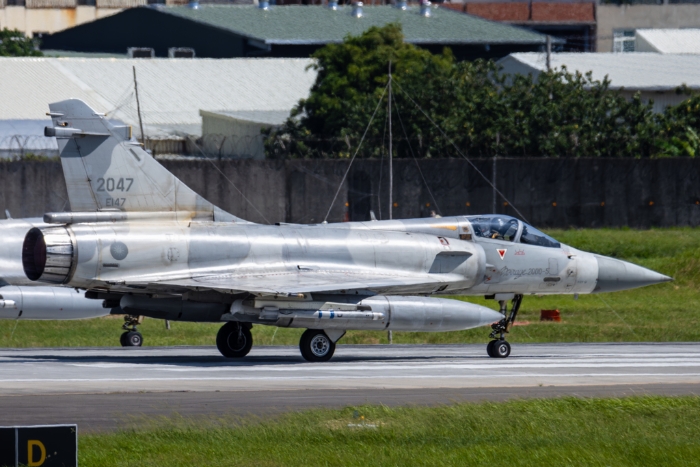 新竹基地一架幻象戰(zhàn)機10日晚間在新竹外海夜間訓練時，因失去動力墜海