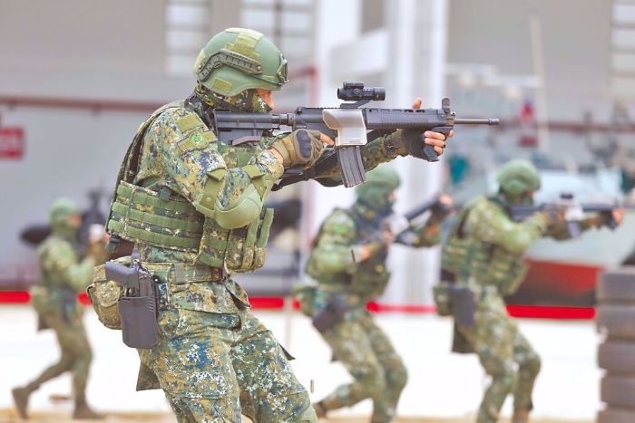 圖為國(guó)軍演習(xí)畫面。（示意圖，圖中人物與事件無關(guān)，中時(shí)資料照）