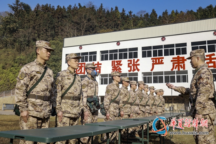 5 防毒面具使用訓練。毛胤德攝_副本